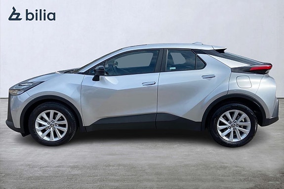 Toyota C-HR 3 of 21