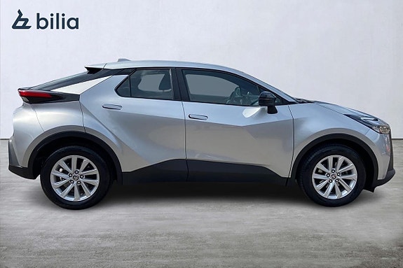 Toyota C-HR 18 of 21