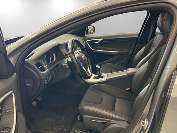Volvo V60 8 of 17