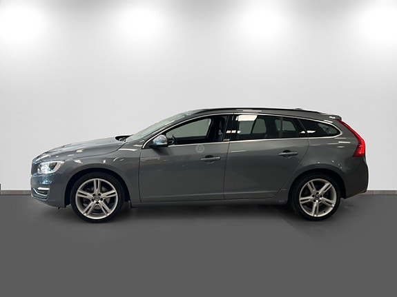 Volvo V60 4 of 17