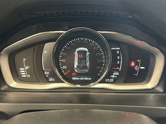 Volvo V60 10 of 17