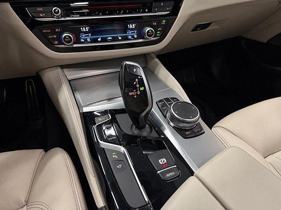 BMW 530i 11 of 26