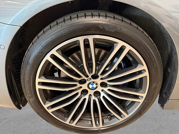 BMW 530i 8 of 26