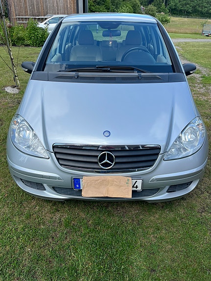 Mercedes-Benz A150 2 of 5