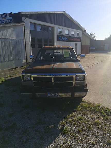 Dodge RAM 250 2 of 8