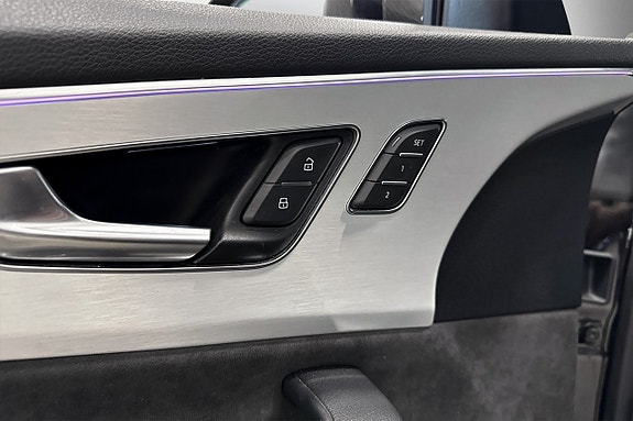 Audi Q8 11 of 26