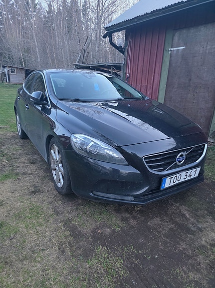 Volvo V40 2 of 5