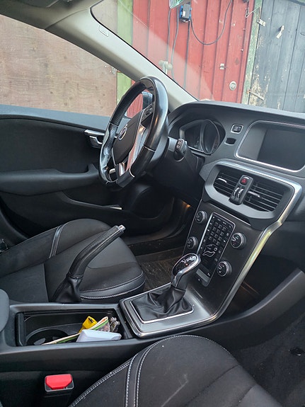Volvo V40 8 of 10