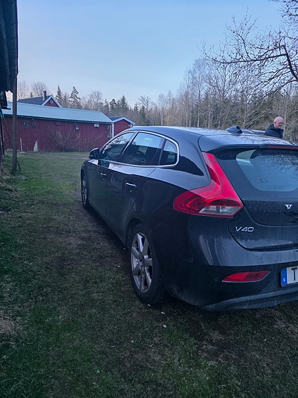 Volvo V40 4 of 5
