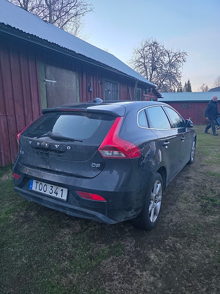 Volvo V40 3 of 5