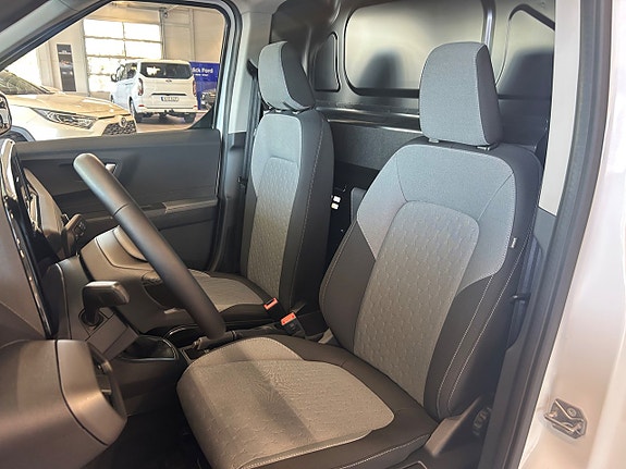 Ford Transit Courier 11 of 13