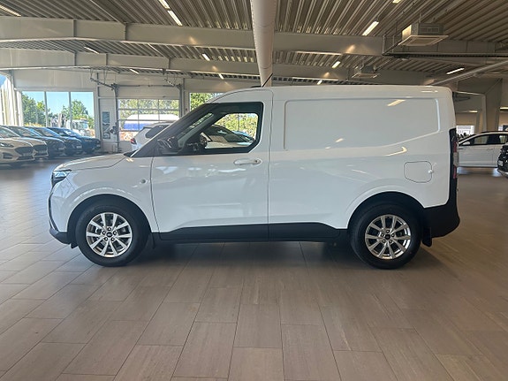 Ford Transit Courier 5 of 5