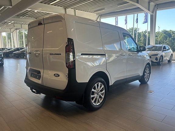 Ford Transit Courier 2 of 5