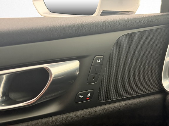 Volvo V60 12 of 30