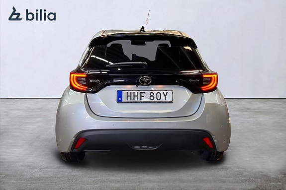 Toyota Yaris 5 of 21