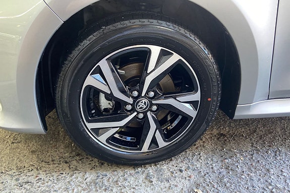 Toyota Yaris 17 of 21