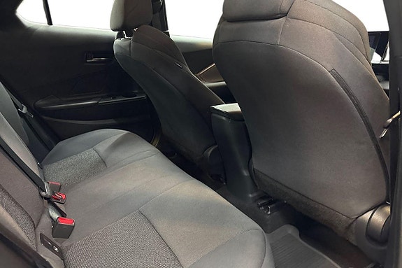 Toyota C-HR 9 of 21