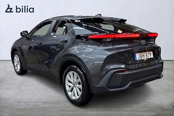 Toyota C-HR 2 of 21