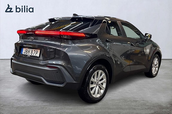 Toyota C-HR 19 of 21