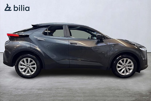 Toyota C-HR 18 of 21