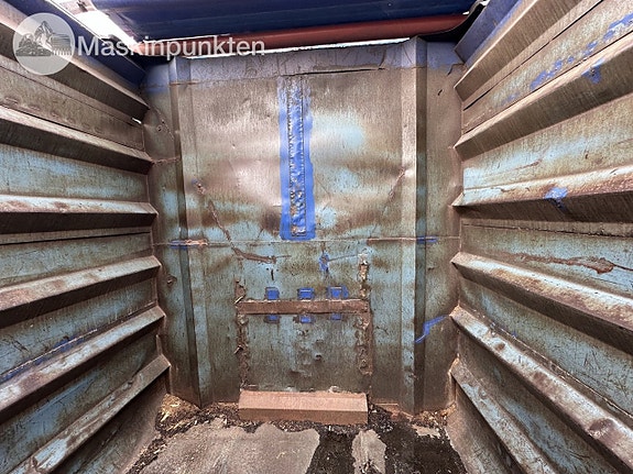 Container 40 Kubik 15 of 17