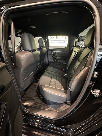 Isuzu D-max 9 of 16