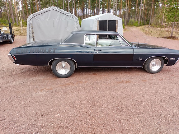 Chevrolet Impala 2 of 5