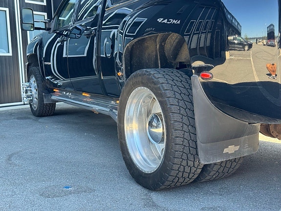 Chevrolet Silverado 3500 13 of 13