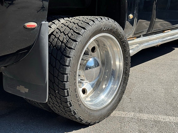 Chevrolet Silverado 3500 12 of 13