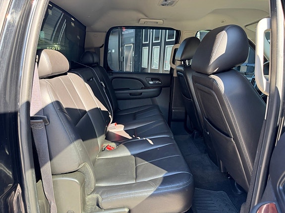 Chevrolet Silverado 3500 10 of 13