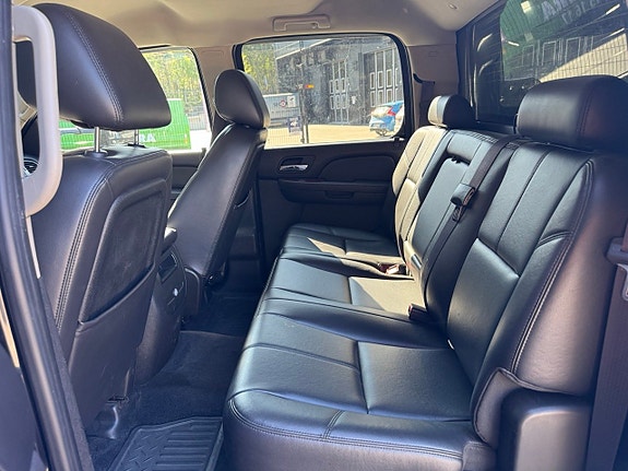 Chevrolet Silverado 3500 8 of 13