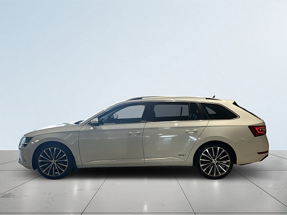 Skoda Superb 4 of 5