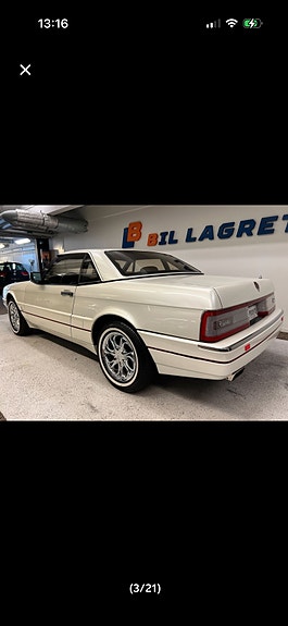 Cadillac Allante 5 of 5