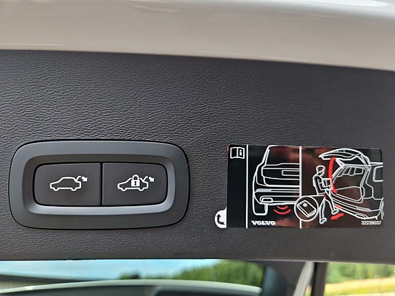 Volvo XC40 6 of 16