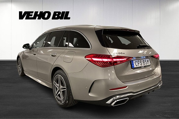 Mercedes-Benz C300 4 of 5