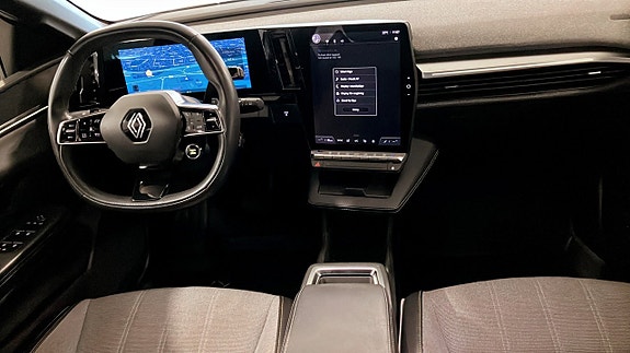 Renault Megane E-Tech 4 of 9