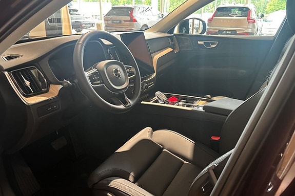 Volvo XC60 4 of 5