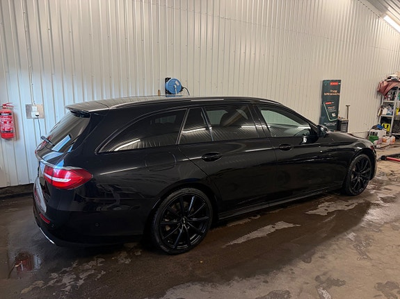 Mercedes-Benz E350 4 of 5