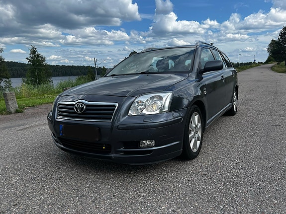 Toyota Avensis 5 of 5