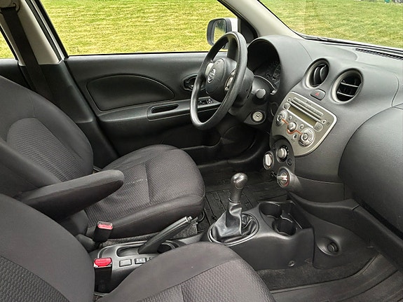 Nissan Micra 3 of 5