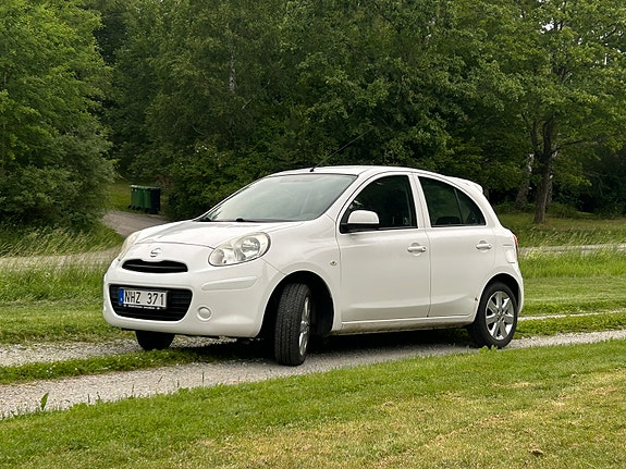 Nissan Micra 2 of 5