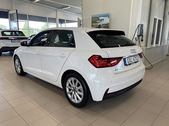 Audi A1 4 of 5