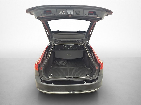 Volvo V90 30 of 30