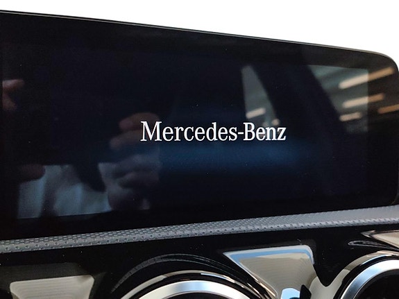 Mercedes-Benz A250 e 12 of 21