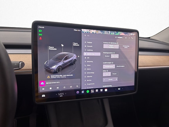 Tesla Model Y 18 of 30