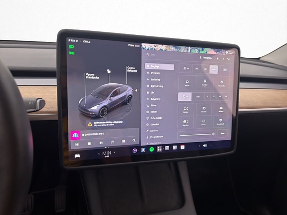 Tesla Model Y 21 of 30
