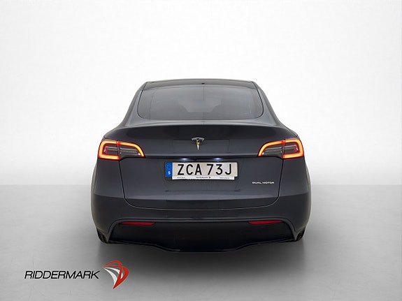 Tesla Model Y 7 of 30