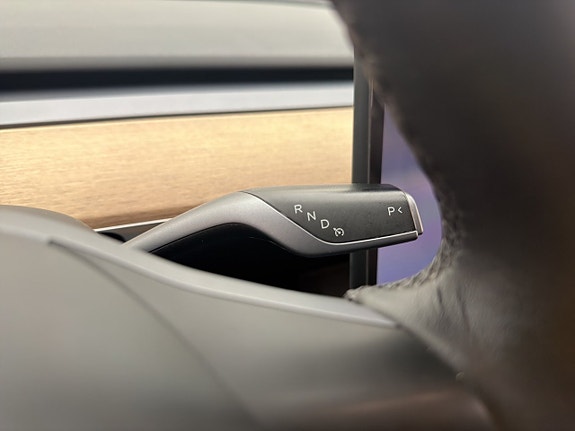 Tesla Model Y 15 of 30