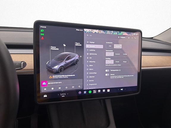 Tesla Model Y 22 of 30