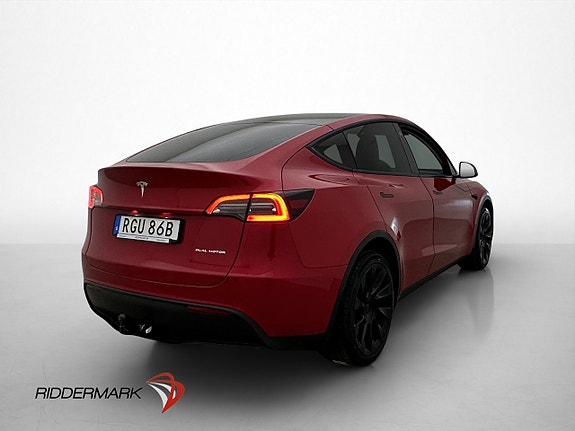 Tesla Model Y 9 of 30